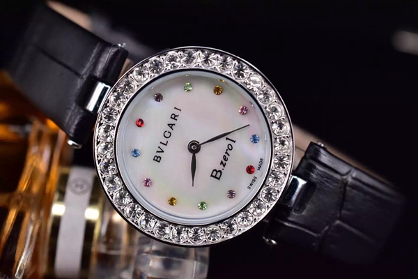 ブルガリ時計正面デザイン